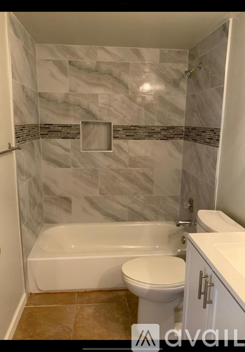 4608 West Maryland Avenue, Unit 241 Rental photo 5